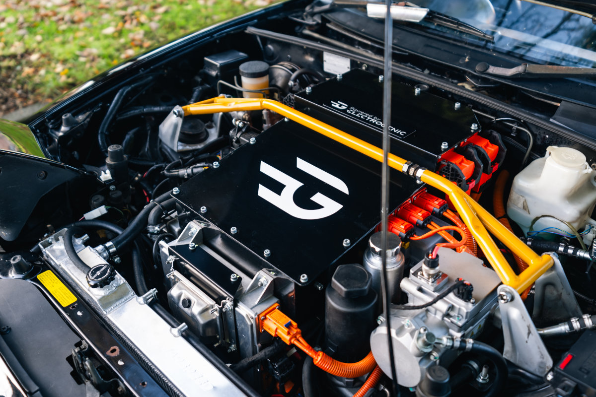 Electrogenic electric MX5 conversion